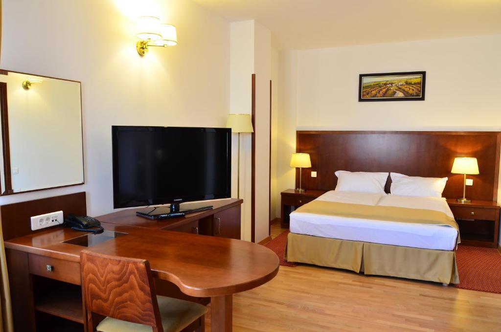 Hotel Miraj Ramnicu Valcea Room photo